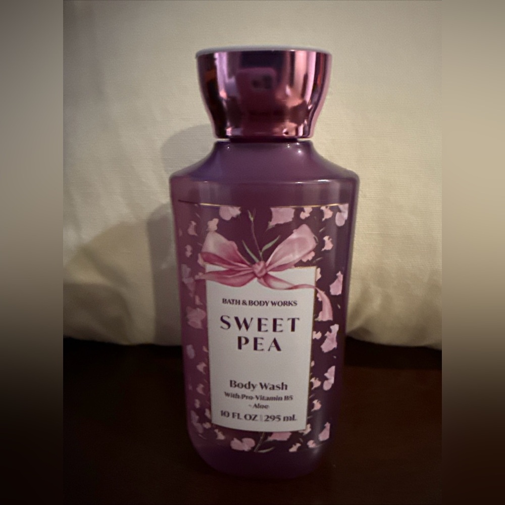 Bath & Body Works Sweet Pea Body Wash - Pink and Purple